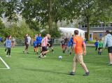 Laatste training S.K.N.W.K. JO7-1 (partijtje tegen de ouders) van maandag 27 mei 2024 (71/180)